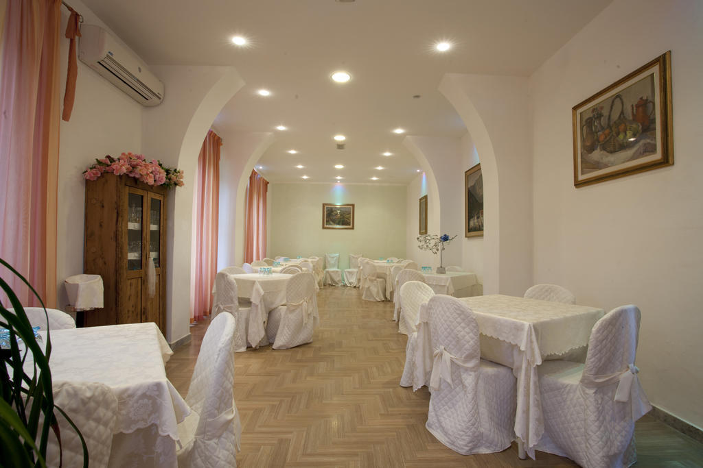 Grappolo D'Oro Hotel Pietrasanta Exterior photo